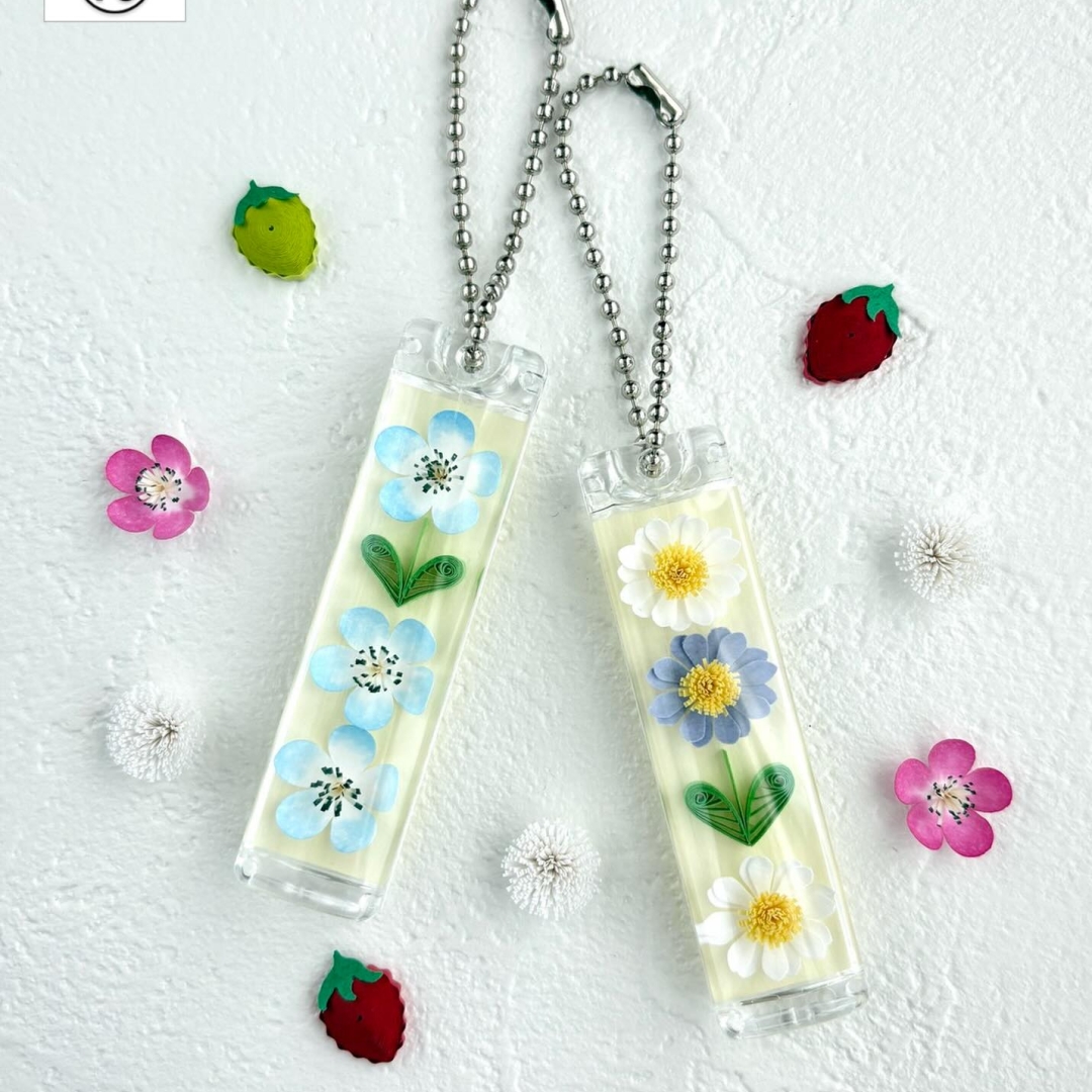 omoや545 ピクニックデイ2026🌸🌳
〰︎いろんな体験、やってみらーれ?〰︎
・
⑩クイリングパーツでキーホルダー作り(19日13:00-)
saori_miyao_art
細長い紙をくるくる巻いて作ったペーパークイリングのパーツを使って自分だけのオリジナルキーホルダーを作ります✨
・
選べるパーツには色とりどりのお花をメインにご用意しております🌸
・
ぜひお気に入りのパーツ、組み合わせを見つけて楽しんでもらえたら嬉しいです❣️
・
・
🎨 その他、工作コーナー(18日・19日10:00-)
🔴ステンドグラスアートにチャレンジ
🟠自分の描いた絵でコースターを作ろう
🔵お好きなパーツでアクセサリー作り
🟢モールで作ろう
🟣おりがみ&おえかきコーナー
・
いよいよ開催が来週末に迫りました‼️💦
ぜひご家族やお友達とご一緒に、ピクニックデイにお出かけ予定にしてくださいね🚗
・
小さなお子様から親御様まで、特別な場所で特別な時間を過ごして頂けるよう、スタッフ一同張り切って準備します☘️🎶
お待ちしてます✨
・
・
📅 4月18日(土)・19日(日) 10:00~16:00
📍 omoや545(岡山市北区御津新庄545)
🔗 詳細はプロフィールから
・
#omoや545
#岡山イベント
#親子イベント
#アレルゲンフリー
#岡山おでかけ